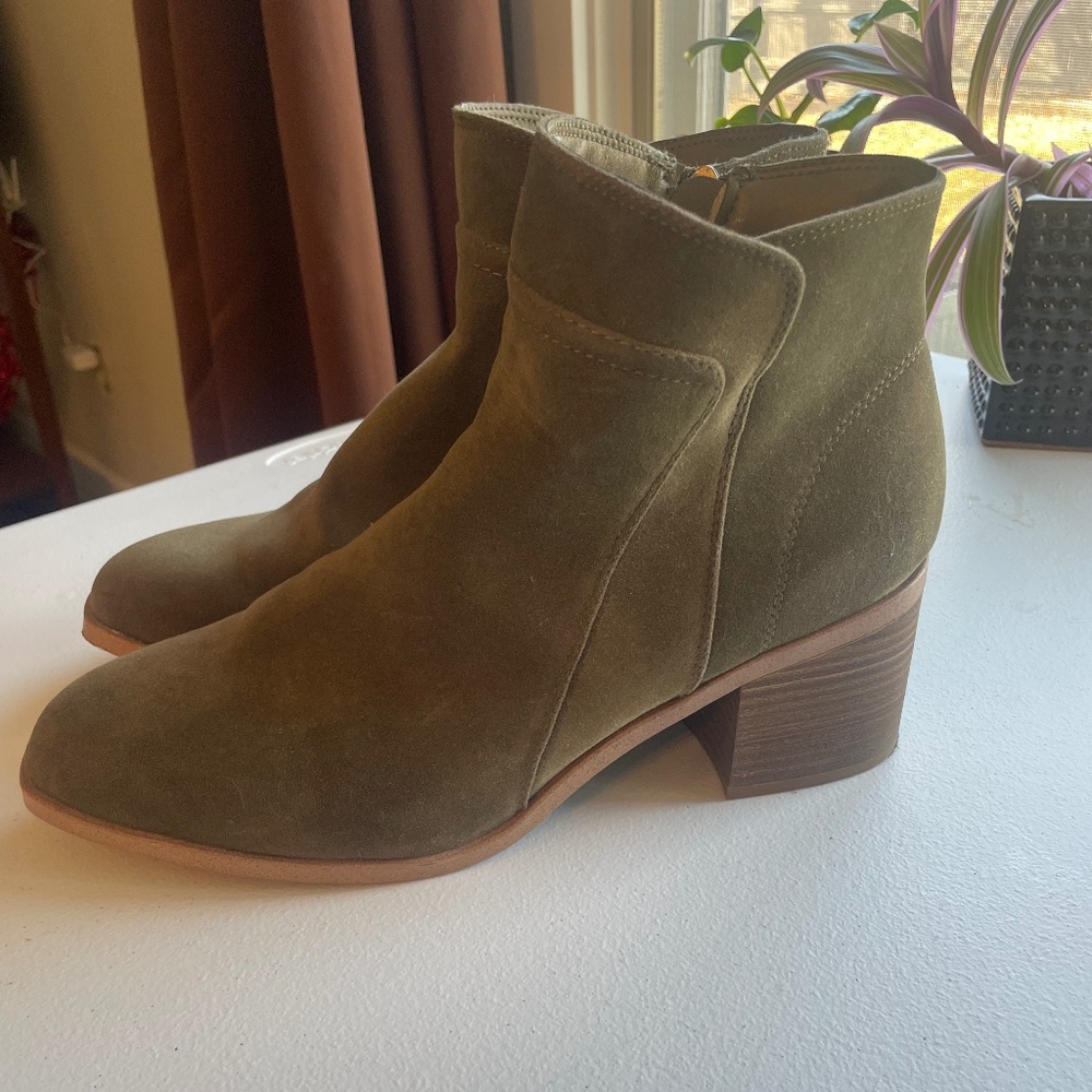 Universal Thread Army Green heeled boot Size women's 12